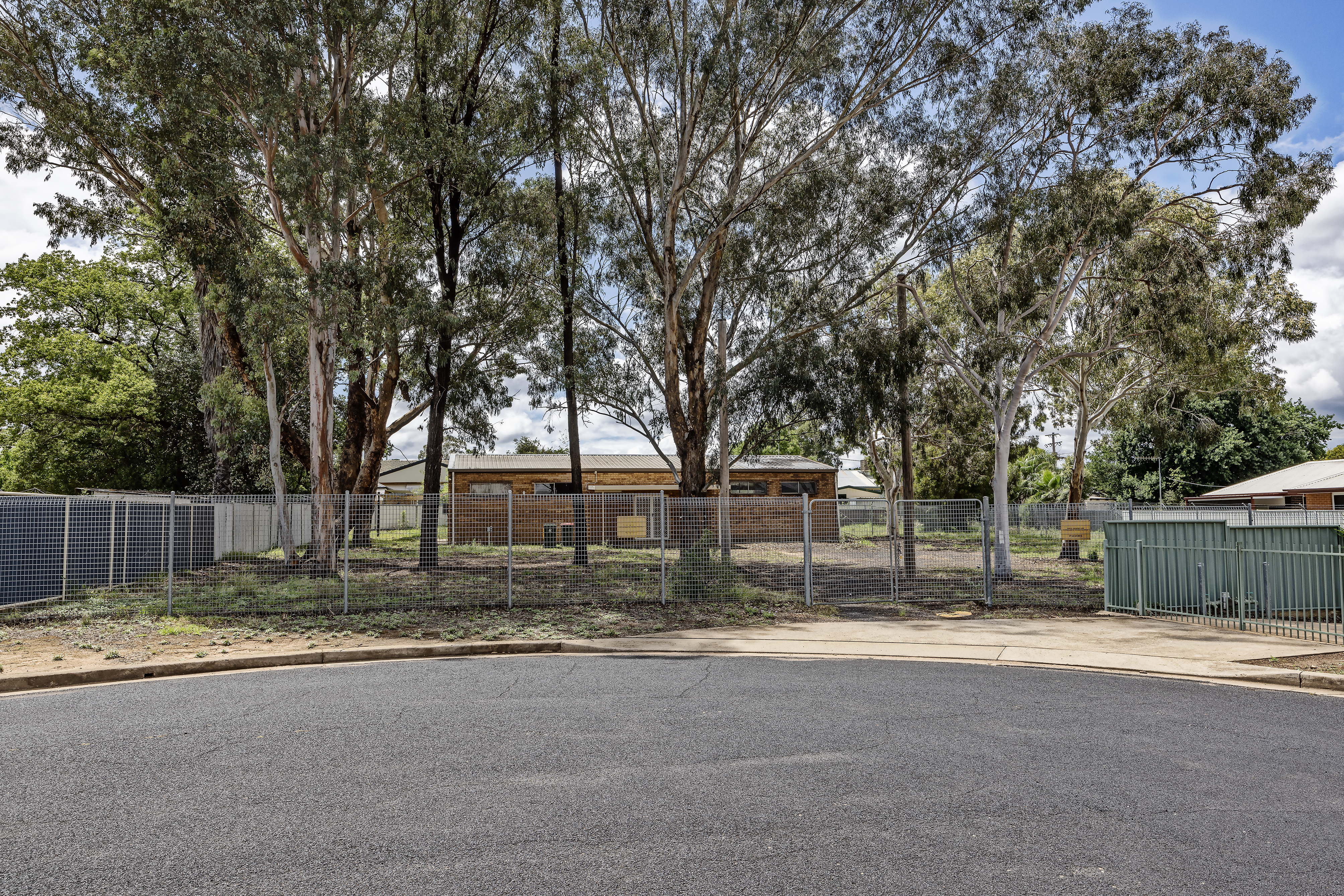 4 Akela Place Dubbo - External